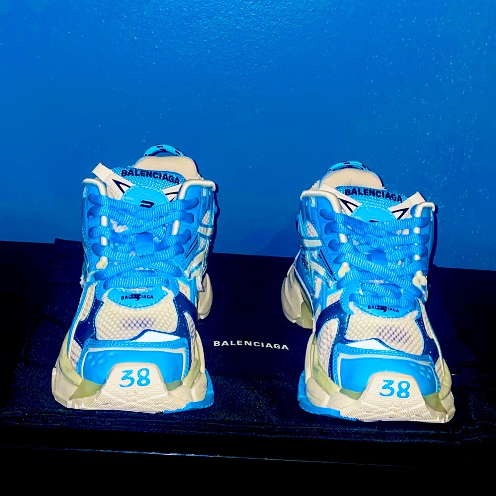 BALENCIAGA RUNNERS SIZE 8 WOMEN BLUE/WHITE NEW